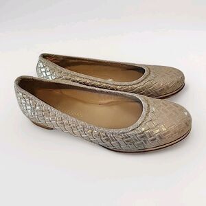 Stuart Weitzman Textured Woven Round Toe Bow Flats Gold Size 7 M Vintage